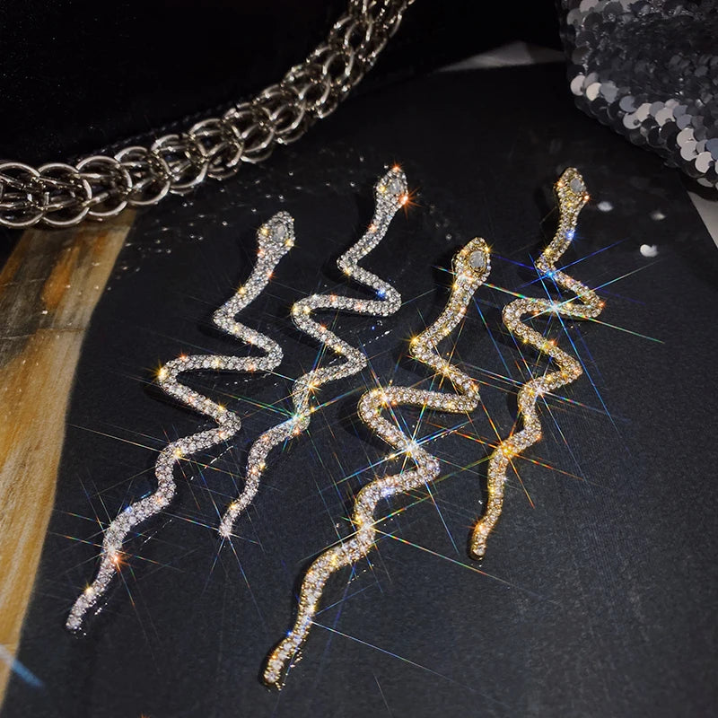 Boucles d'Oreilles Serpent Punk Style Coréen Strass Rhinestone – Clou Pendentif Mignon & Envoûtant | Bijou Femme Tendance K-Fashion 2025