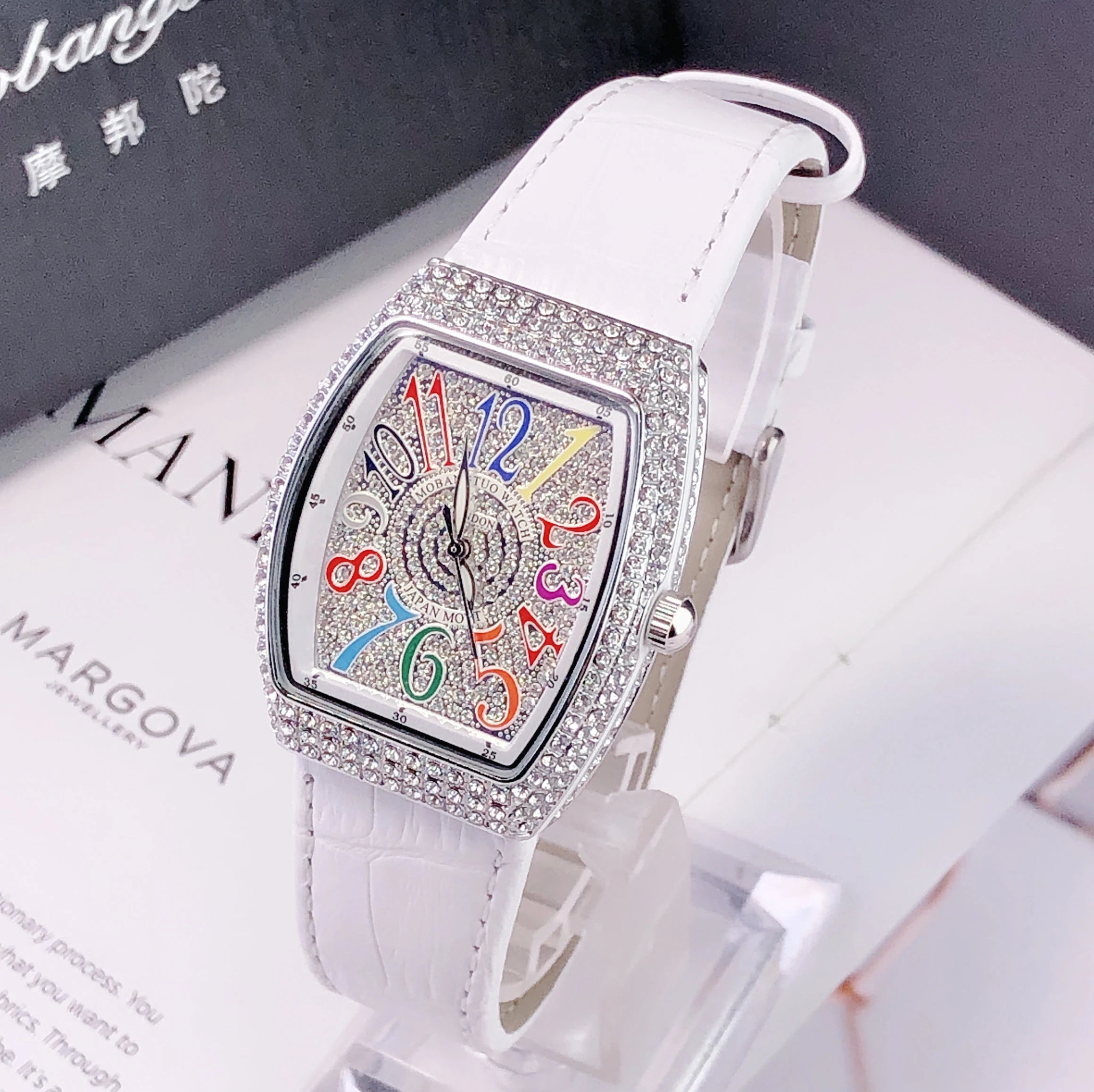 Montre Femme Luxe Diamant Cristal Cadran Rectangle Coloré Cuir Quartz – Design Unique Élégant