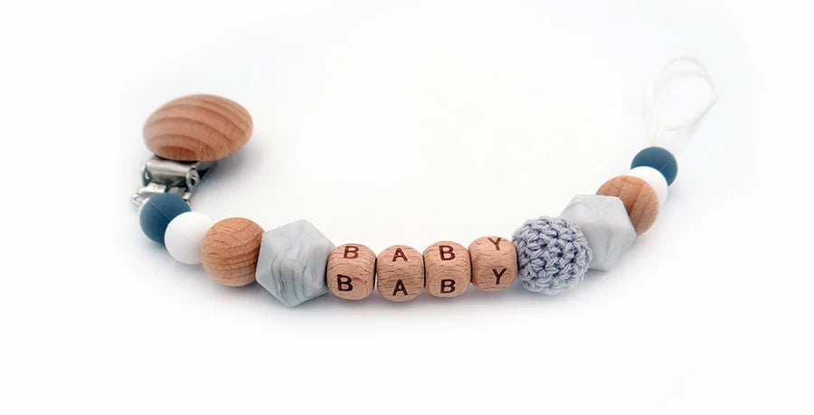 Attache-Tétine Personnalisée Prénom – Clip Silicone & Bois Fait Main Éco-Responsable Sécurisé Bébé