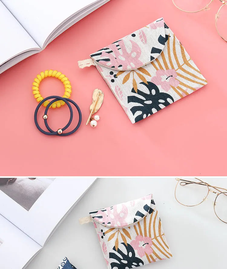 Mini Trousse Cosmétique Zippée Femme – Serviettes Hygiéniques, Rouge à Lèvres & Voyage | Pochette Monnaie & Écouteurs