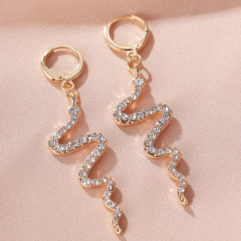 Boucles d'Oreilles Serpent Punk Style Coréen Strass Rhinestone – Clou Pendentif Mignon & Envoûtant | Bijou Femme Tendance K-Fashion 2025