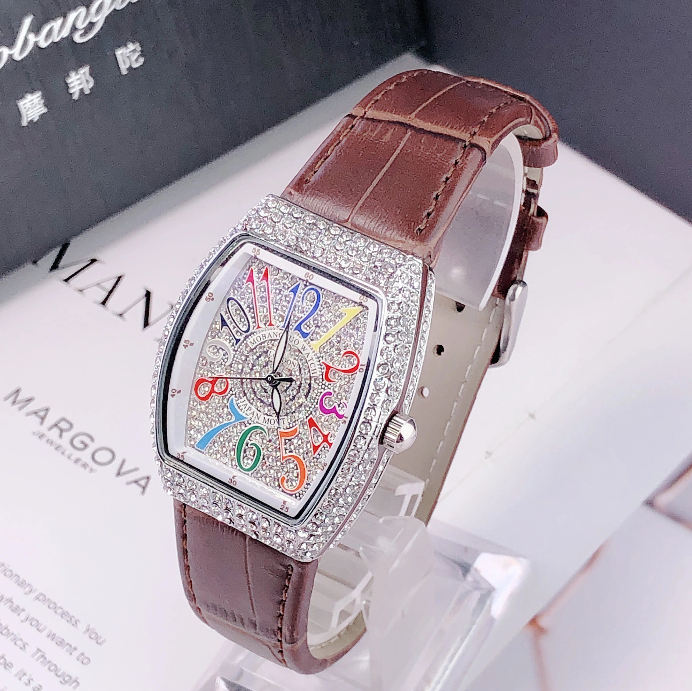 Montre Femme Luxe Diamant Cristal Cadran Rectangle Coloré Cuir Quartz – Design Unique Élégant