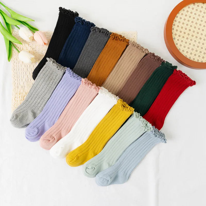 Chaussettes Hautes Fille à Volants Dentelle Fleur – Coton Doux Princesse 0-8 Ans