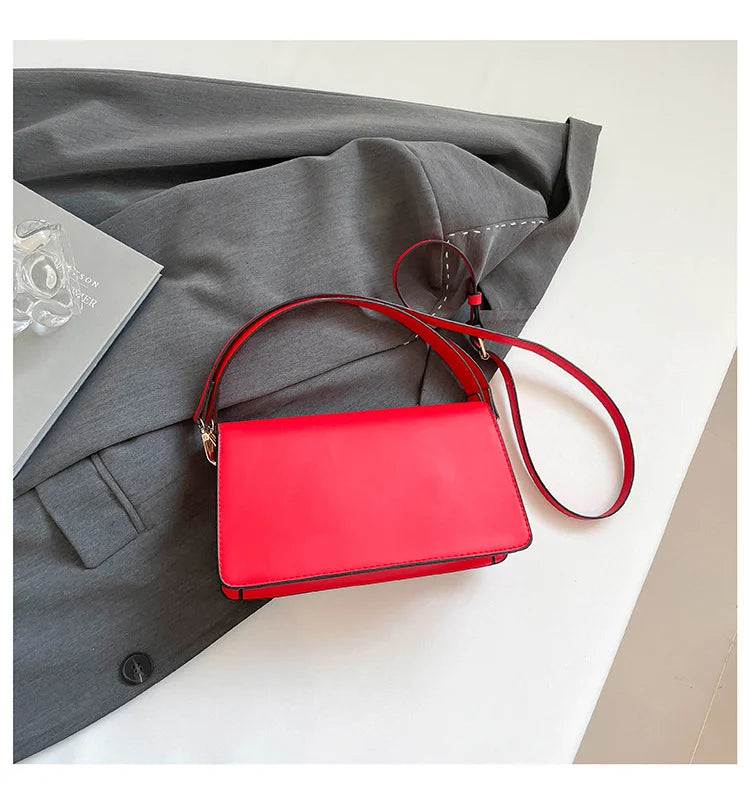 Sac Bandoulière Femme Chaîne Métal Logo – Pochette Crossbody Couleur Unie Fermeture Magnétique