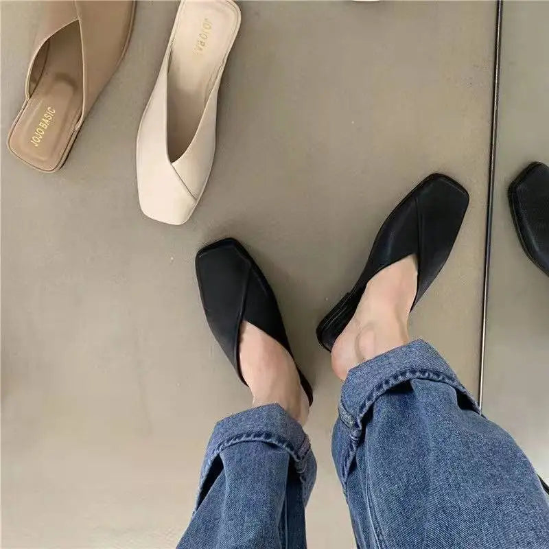 Mules Designer Cuir Bout Pointu Femme Été 2025 – Sandales Élégantes Chic Low Heel