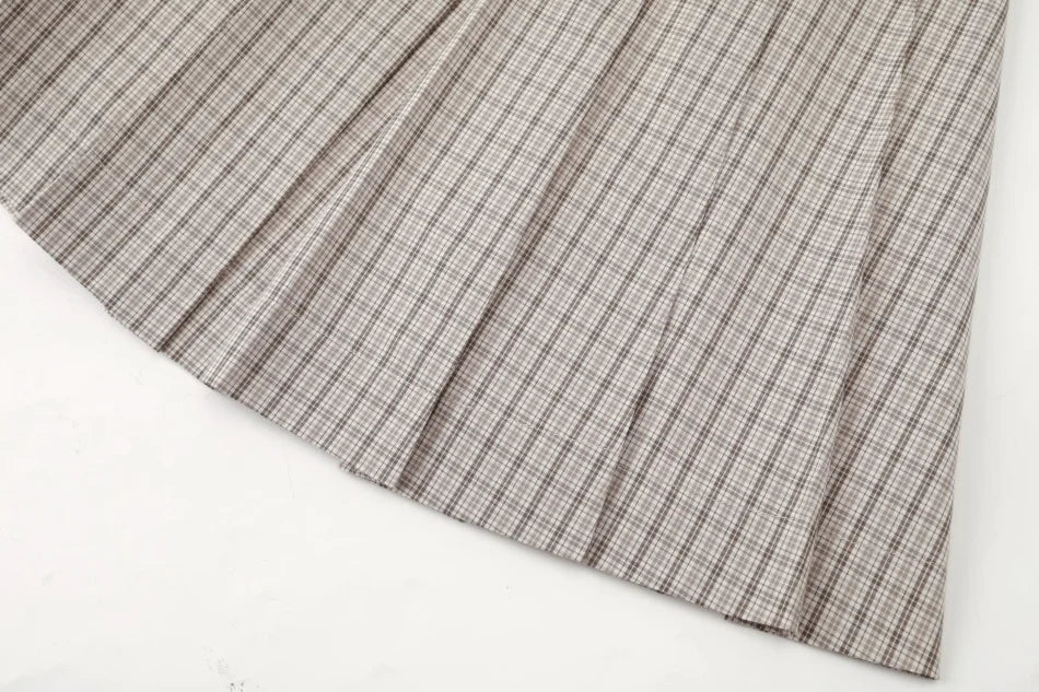 Tenue Assortie Famille – Robe Smockée Carreaux Marron Fille & Pull Tricoté Garçon Collection Heritage