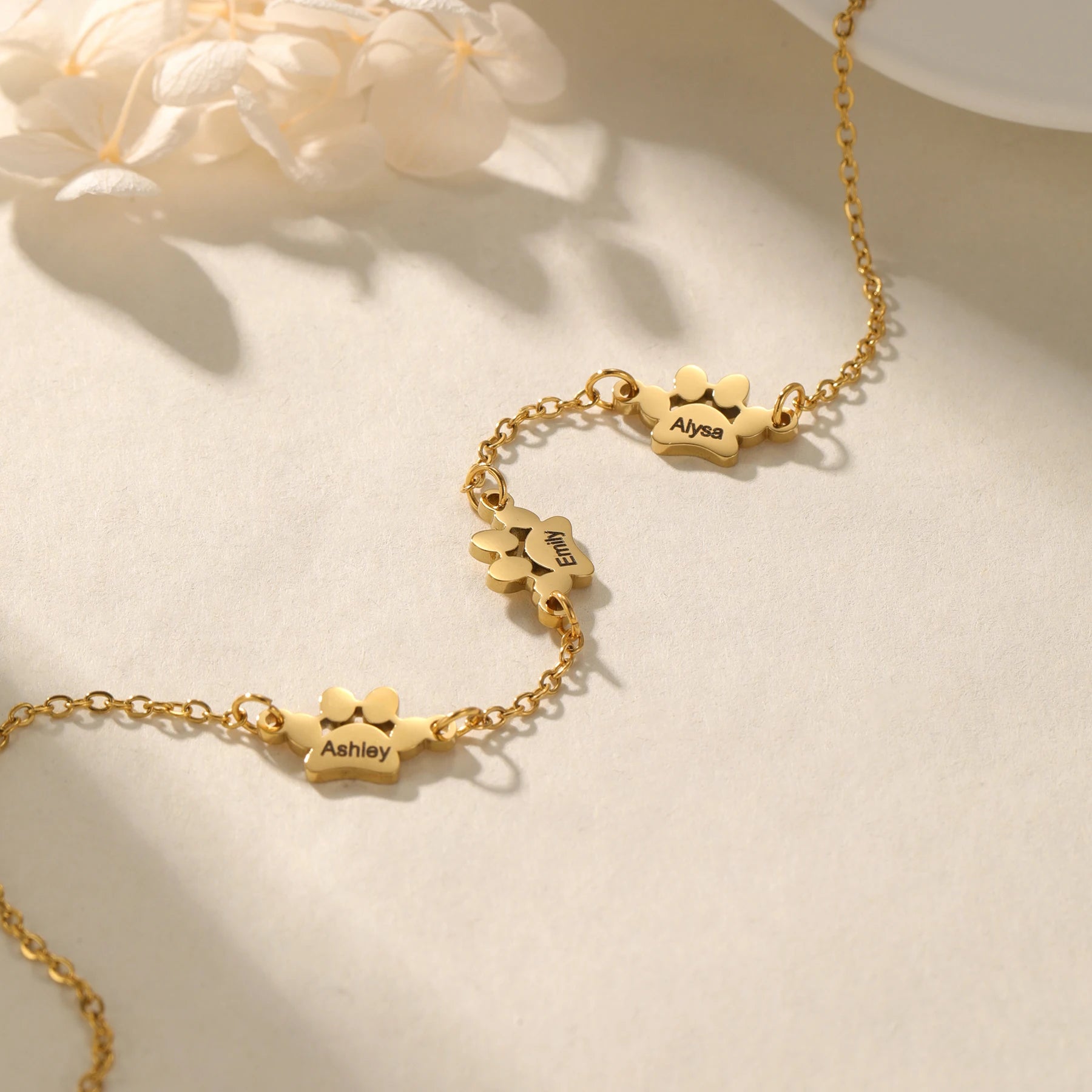 Collier Patte de Chien Personnalisé Prénom – Pendentif Minimaliste Bijou Animal Famille