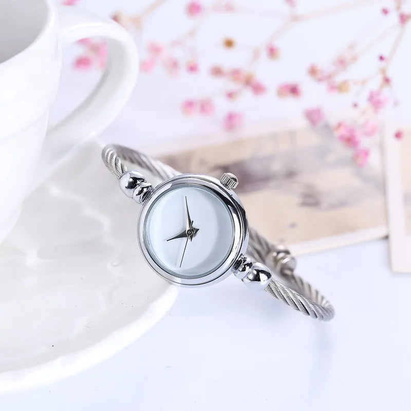 Montre Femme MAYZHISU Rétro Quartz Or – Bracelet Bangle Chaîne Acier Luxe Minimaliste
