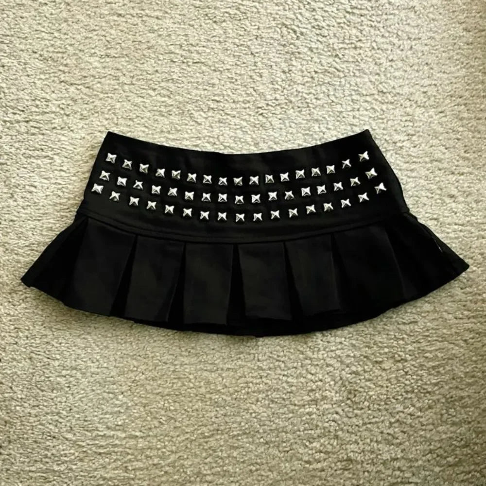 Damen Mini-Faltenrock mit Nieten – Y2K Gothic Punk Harajuku Style | Ultra Kurz Sexy Kawaii
