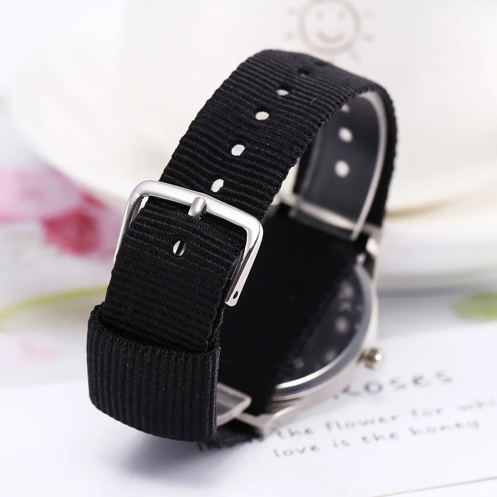 Montre Enfant UTHAI CQ26 Sport Quartz – Fille Garçon Lumineuse Étanche Cadeau