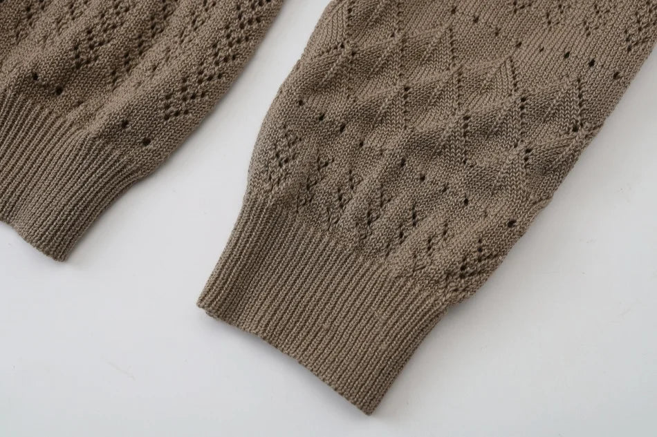 Tenue Assortie Famille – Robe Smockée Carreaux Marron Fille & Pull Tricoté Garçon Collection Heritage