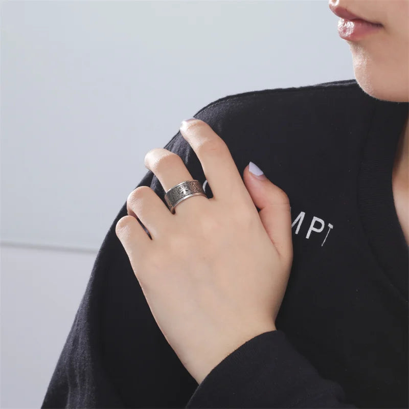 Bague Punk Acier Inoxydable Arbre de Vie Viking – Bague Couple Goth & Nordique | Bijou Homme & Femme | Cadeau Anniversaire & Fête Tendance