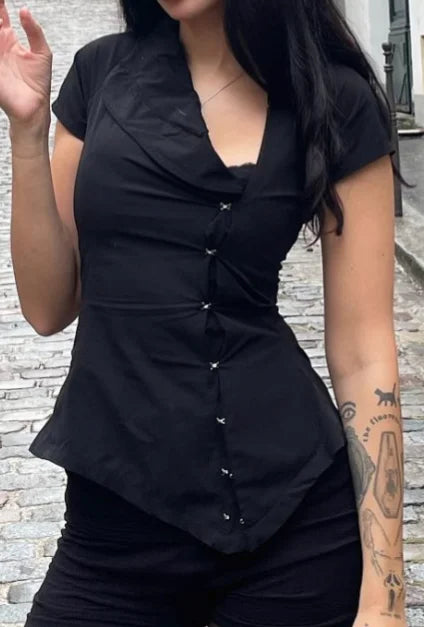 Blouse Femme Noir Vintage Boutons Irréguliers Col Revers Manches Courtes Slim Crop Top – Y2K Streetwear | 2026