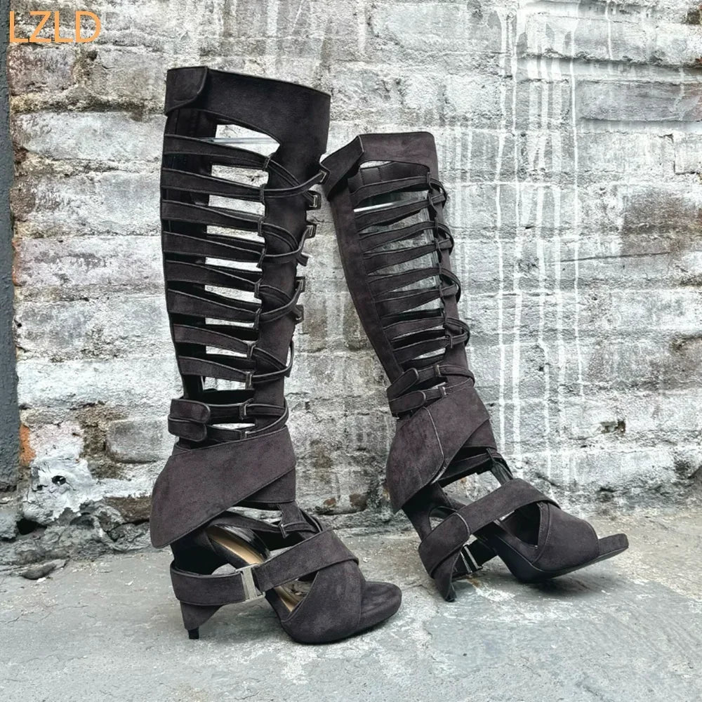 Bottes Romaines Blanches Genou Talon Épais 2025 – Catwalk Sexy Boucle Hollow Fête