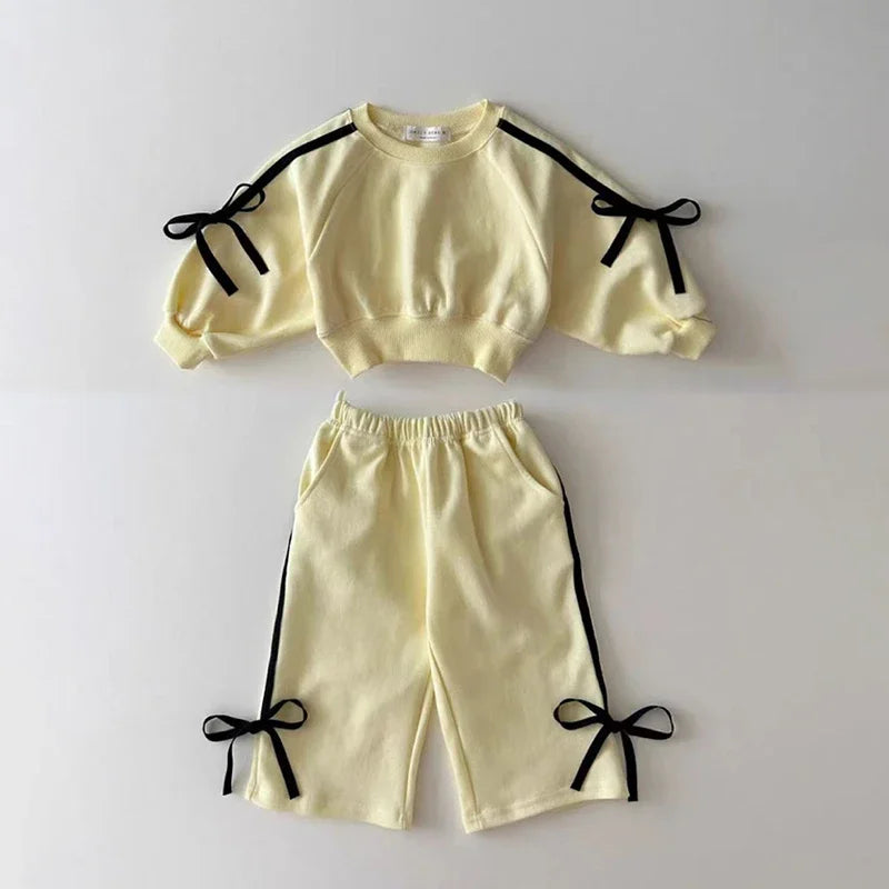 MILANCEL Mädchen-Set Hoodie mit Schleife + Hose 0-5 Jahre – Sportlicher Pullover Herbst 2-teilig