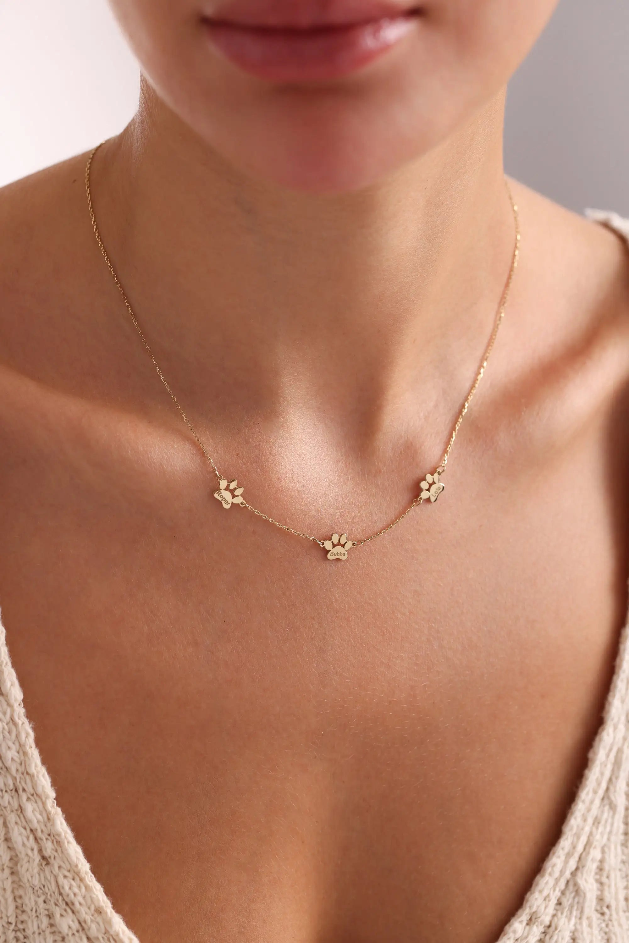 Collier Patte de Chien Personnalisé Prénom – Pendentif Minimaliste Bijou Animal Famille