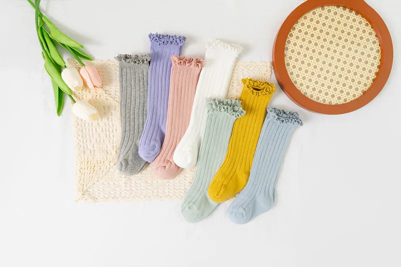 Chaussettes Hautes Fille à Volants Dentelle Fleur – Coton Doux Princesse 0-8 Ans