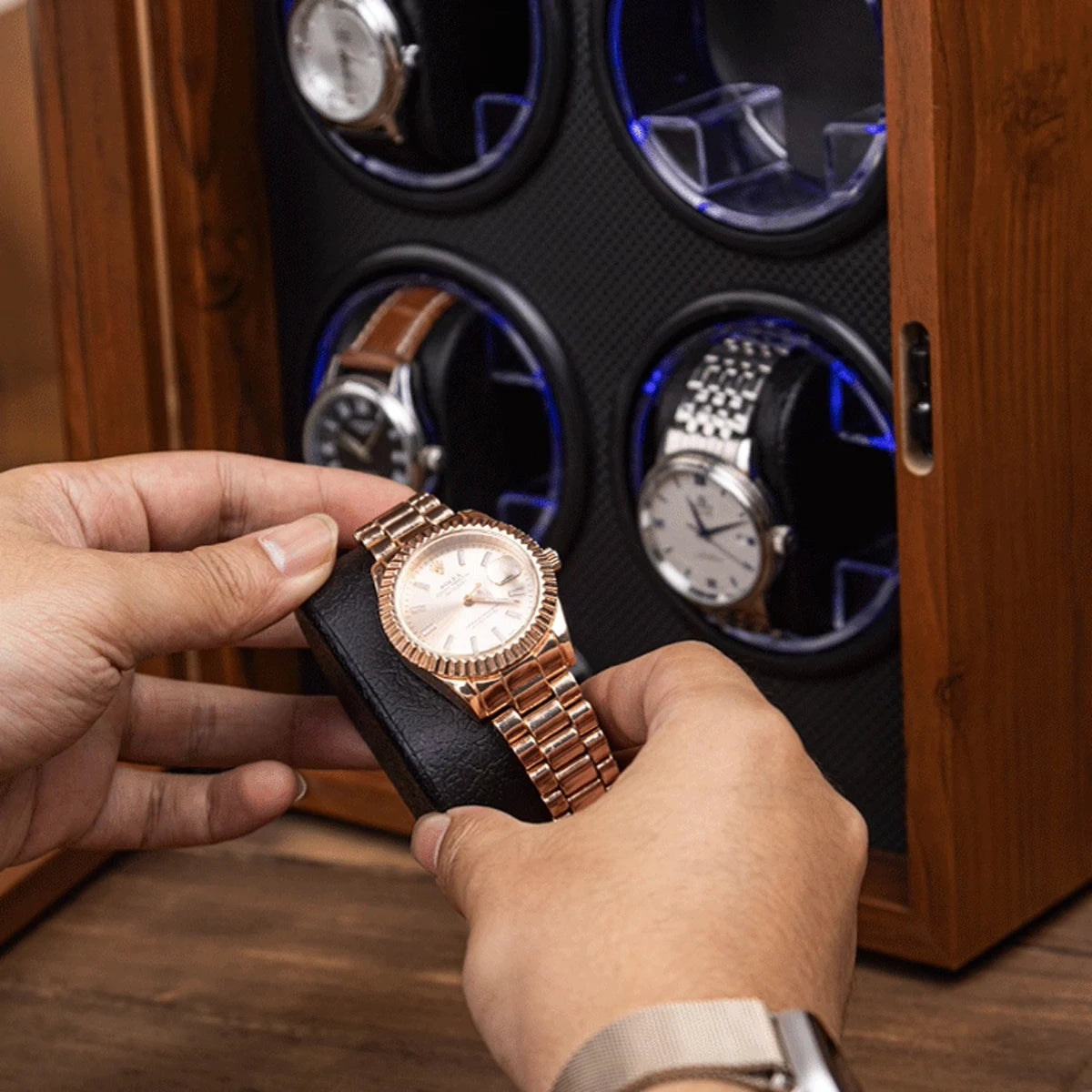 Remontoir Montre Automatique 1/2/4/6 Slots Boîte Bois Moteur Silencieux LED Bleue Vitrine Bijoux Premium | Remontoir Montre Automatique Bois LED Premium