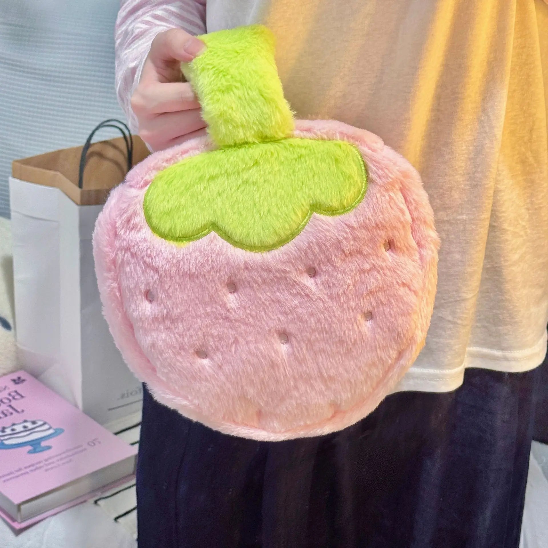 Trousse Maquillage Fraise Peluche – Grande Capacité | Organisateur Cosmétique Voyage