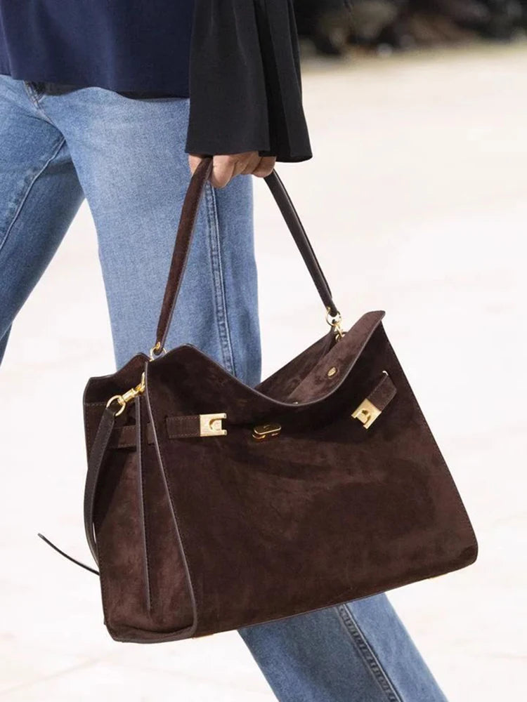 Sac Carré Femme Cuir Suède Luxe – Boucle Dorée Rétro Bandoulière Hiver Premium