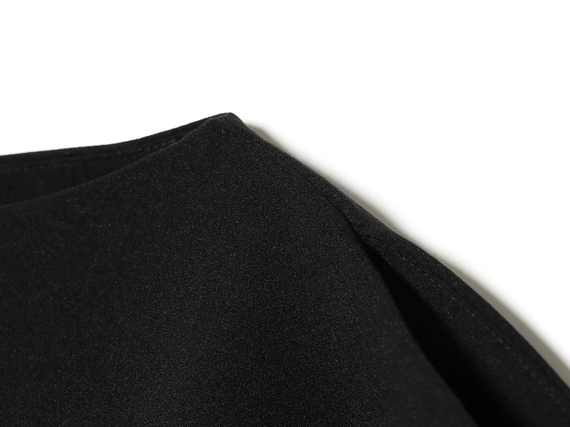Blouse Noire Vintage Femme – Manches Bouffantes Courtes & Ourlet Asymétrique | Chic Tendance Printemps 2026