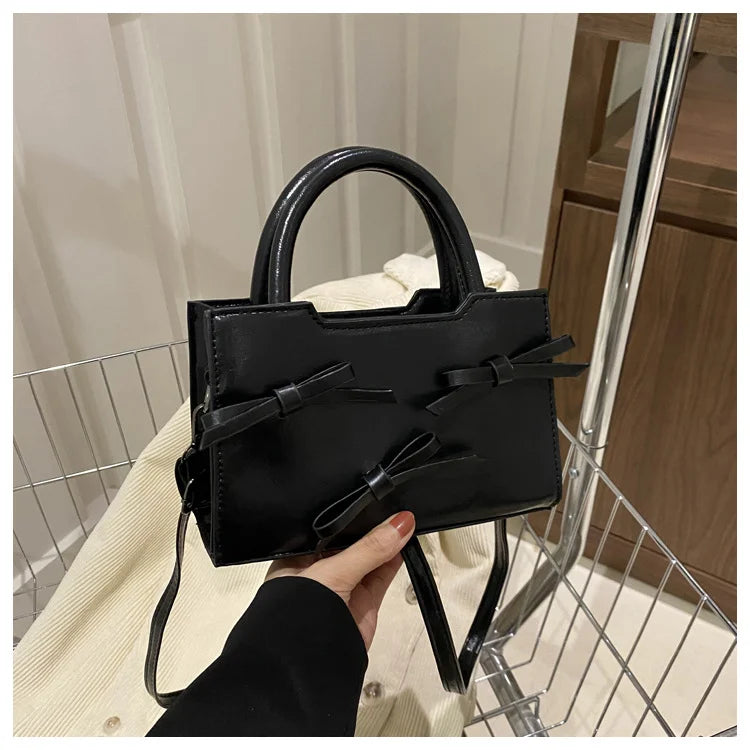 Sac Bandoulière Femme Chaîne Métal Logo – Pochette Crossbody Couleur Unie Fermeture Magnétique