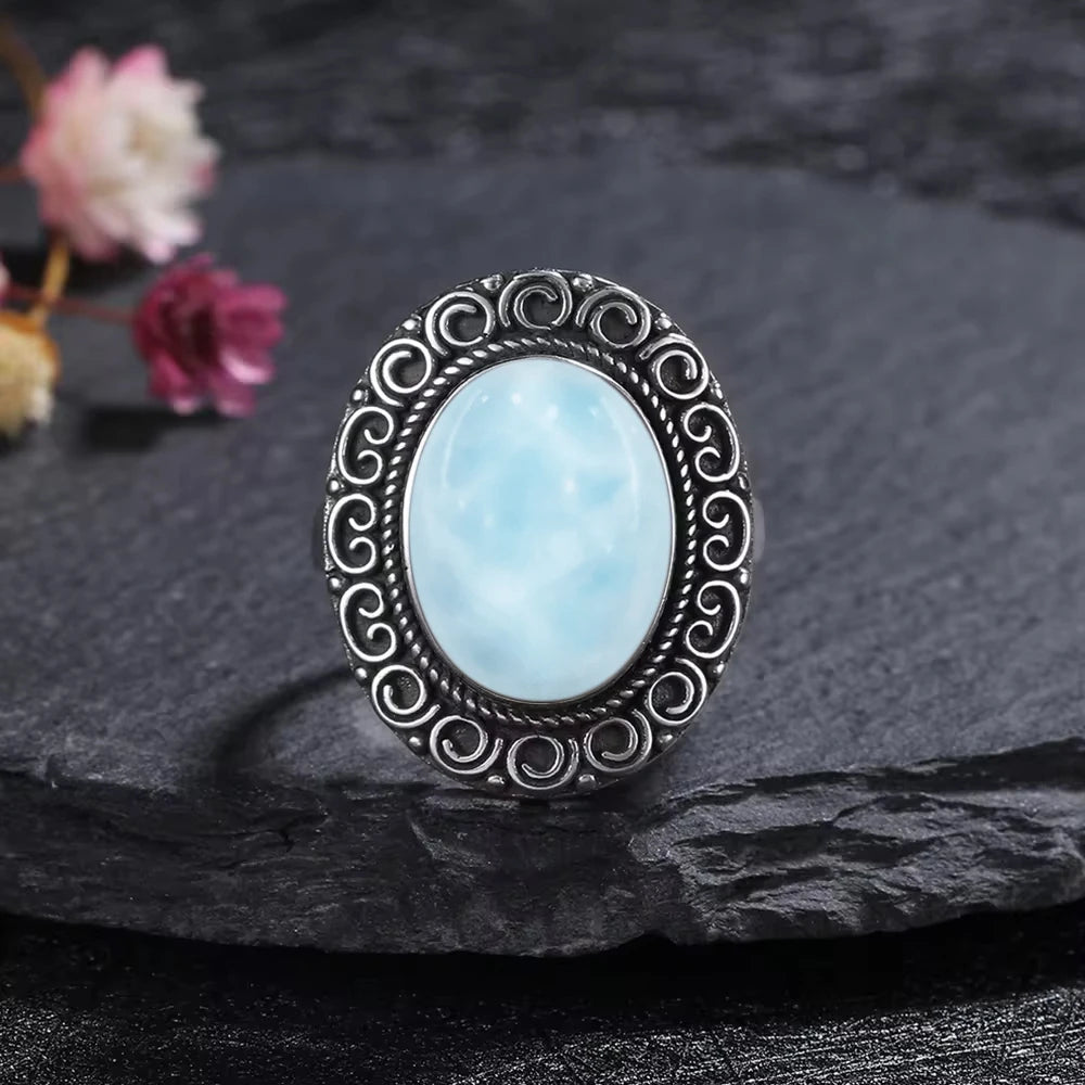 Bague Argent 925 Pierre Larimar Naturelle Vintage – Forme Fleur Ronde Bleu Ciel & Eau de Mer | Bijou Fin Unisexe Pierre Rare des Caraïbes & Cadeau Premium