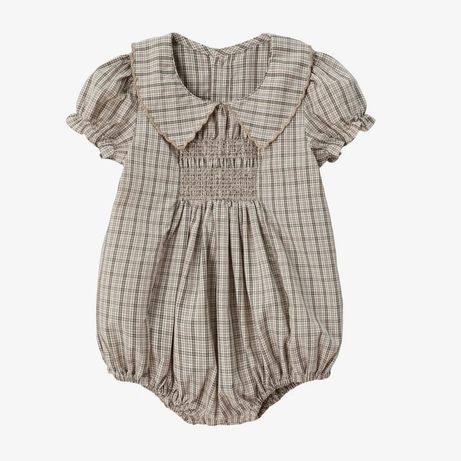 Tenue Assortie Famille – Robe Smockée Carreaux Marron Fille & Pull Tricoté Garçon Collection Heritage