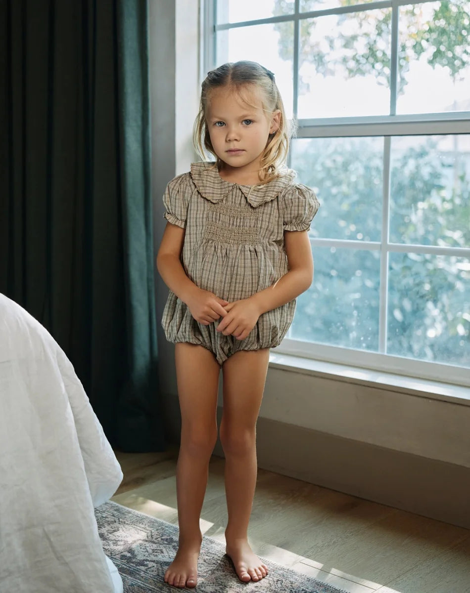 Tenue Assortie Famille – Robe Smockée Carreaux Marron Fille & Pull Tricoté Garçon Collection Heritage
