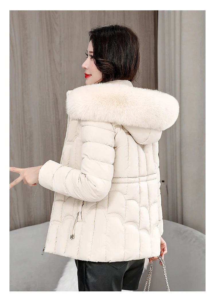 Doudoune Courte Femme À Capuche – Manteau Matelassé Chaud Haute Qualité | Hiver 2025 Tendance