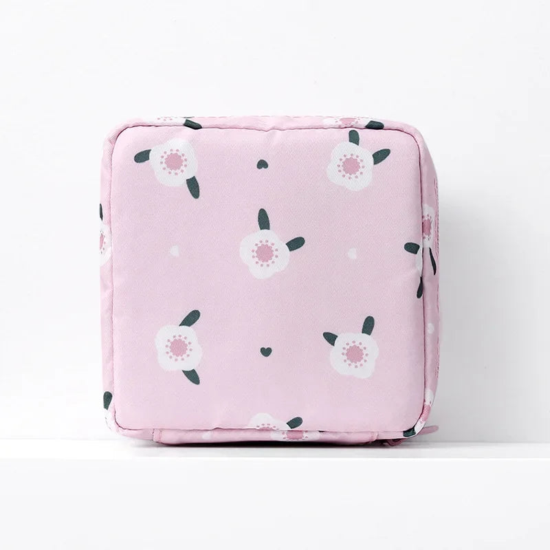 Mini Trousse Cosmétique Zippée Femme – Serviettes Hygiéniques, Rouge à Lèvres & Voyage | Pochette Monnaie & Écouteurs