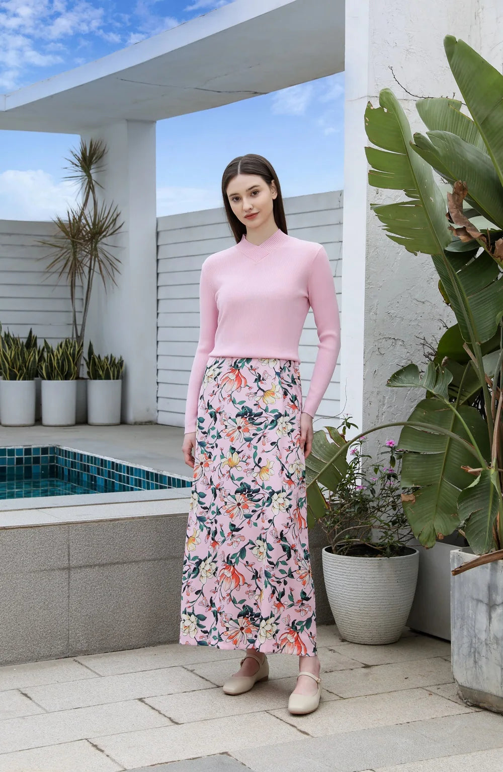 Robe Slip Satin Fleurie Rose Poudré Femme – Pull Tricoté Col V Élégant Jupe Printemps Été | AP 2025