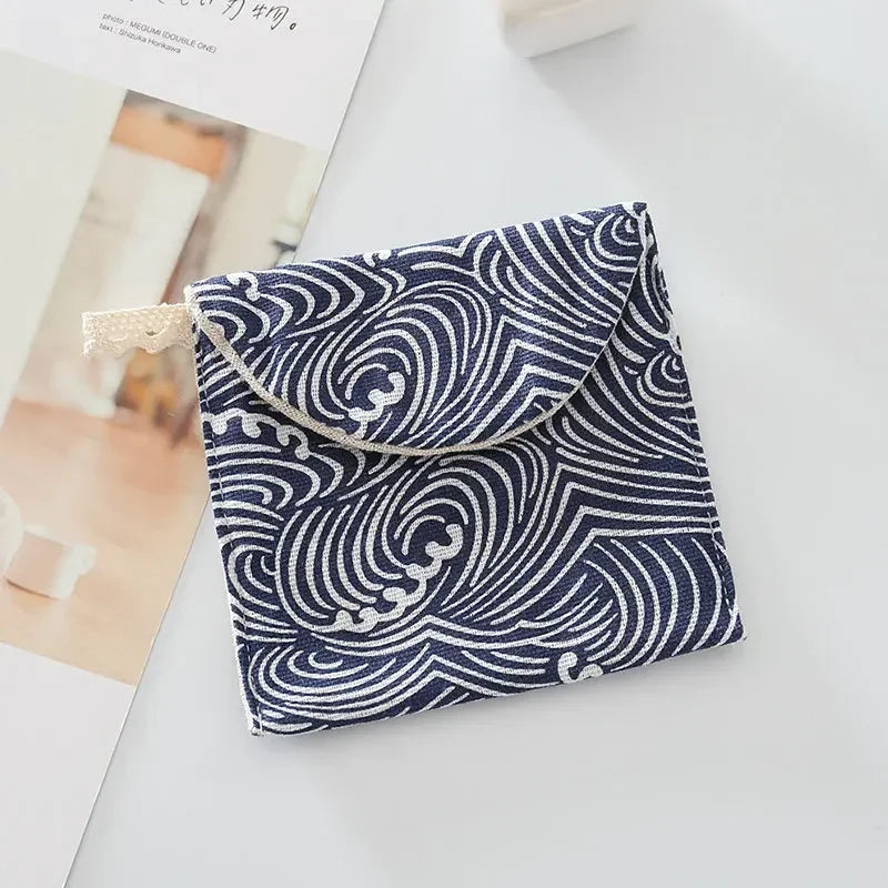 Mini Trousse Cosmétique Zippée Femme – Serviettes Hygiéniques, Rouge à Lèvres & Voyage | Pochette Monnaie & Écouteurs