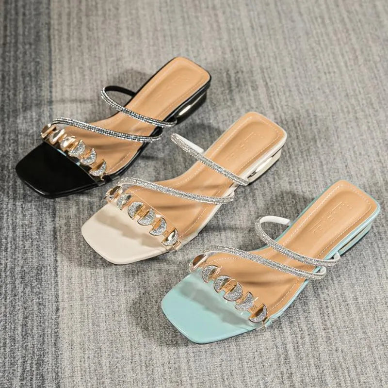 Sandales Femme Style Coréen – Détail Métal Élégant | Bout Ouvert Plat Été 2026