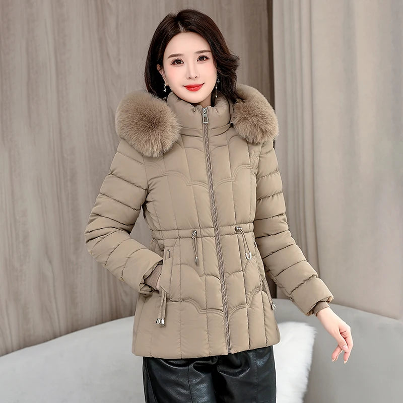 Doudoune Courte Femme À Capuche – Manteau Matelassé Chaud Haute Qualité | Hiver 2025 Tendance