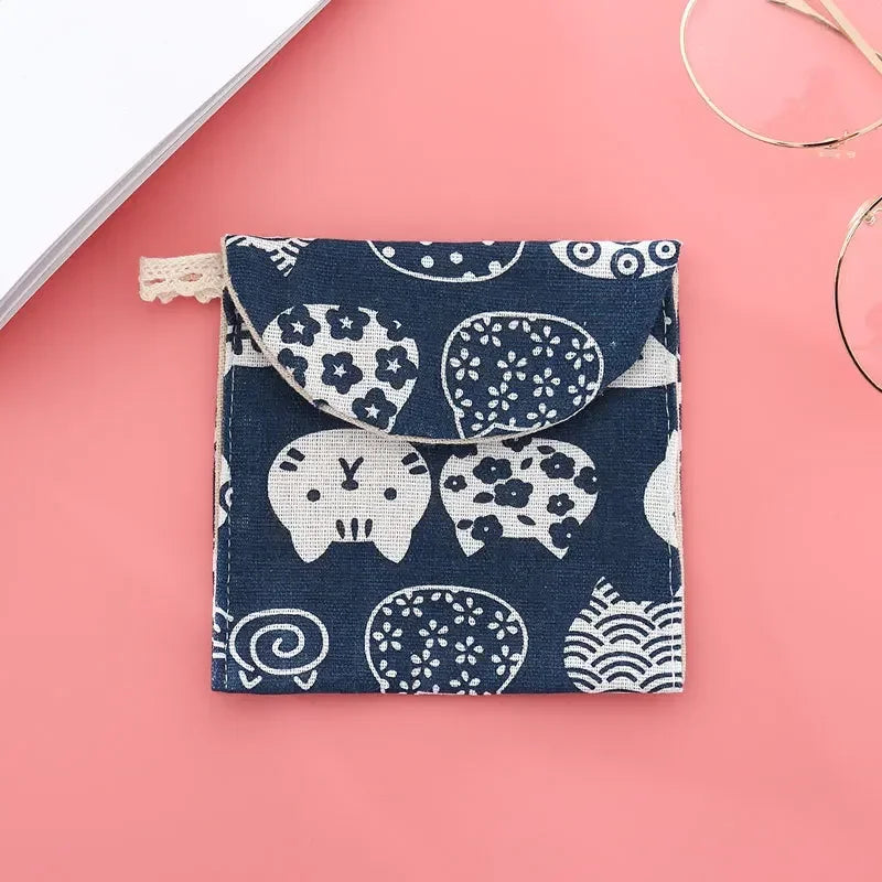 Mini Trousse Cosmétique Zippée Femme – Serviettes Hygiéniques, Rouge à Lèvres & Voyage | Pochette Monnaie & Écouteurs