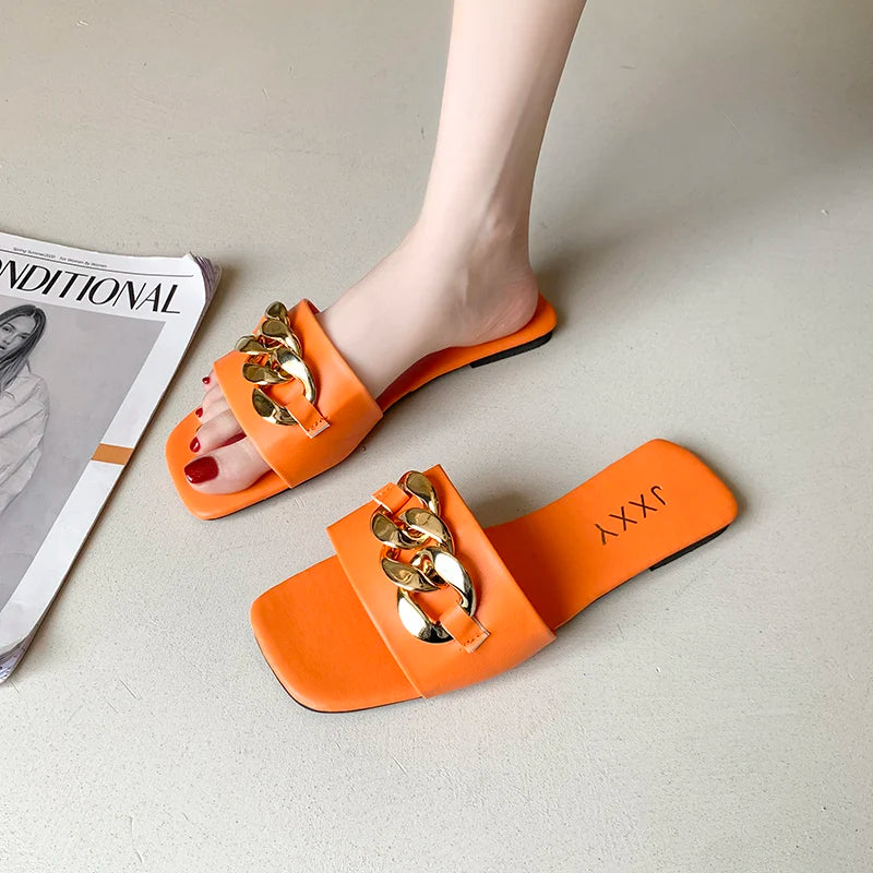 Mules Chaîne Bout Carré Femme 2025 – Sandales Plates Slide Décoration Métal Plage Casual