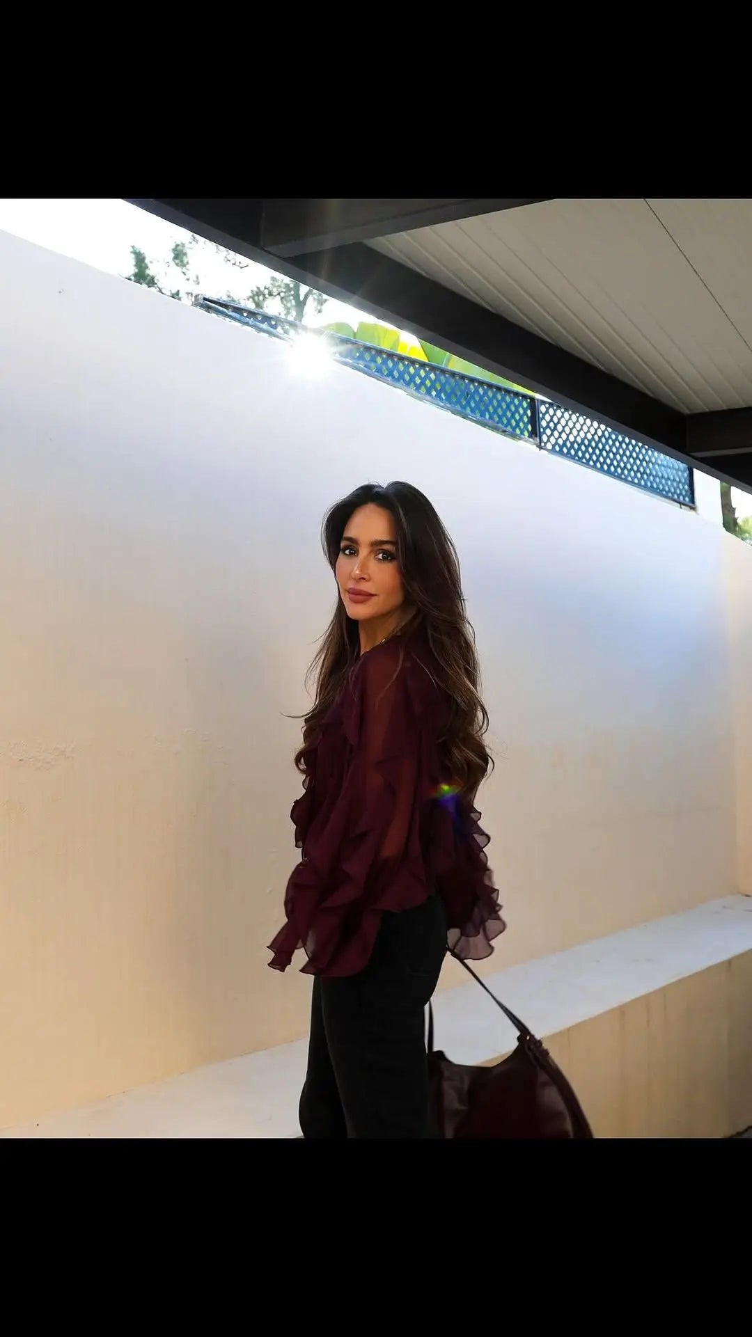 Blouse À Volants Semi-Transparente Femme Col V – Manches Longues Boutons | Style Sensuel Automne Bordeaux
