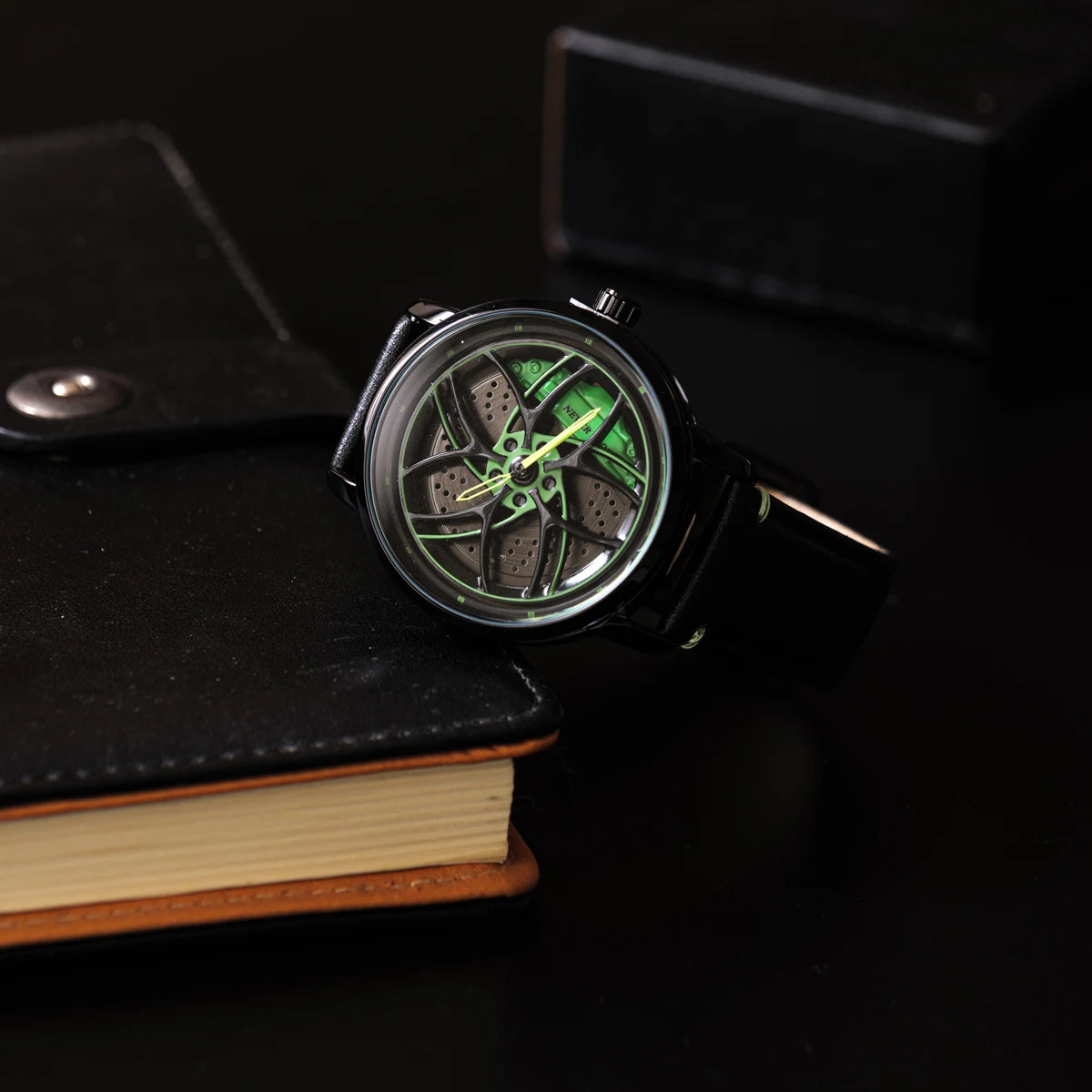 Montre Homme UTHAI CQ323 Squelette Roue Tournante Quartz – Design Unique Cool Cadeau