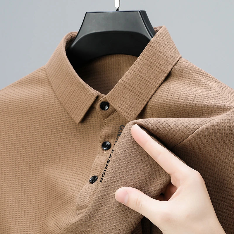 Polo Homme Manches Longues Texture Gaufrée Waffle Col Reversé Lettres Imprimées Casual Tendance – Top Polo Texturé Élégant Streetwear | Mode Homme Premium