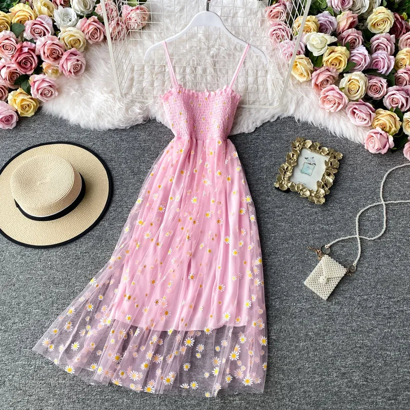 Langes Kleid Spitze Mesh Gänseblümchen-Print - Dünne Träger Gerafftes Sexy Korean Fashion Sommer