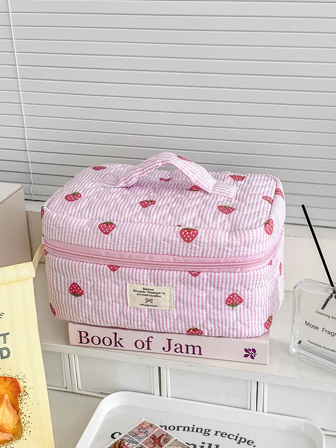 Trousse Cosmétique Fraise Rayée – Pochette Maquillage Portable Voyage | Organisateur Femme Kawaii
