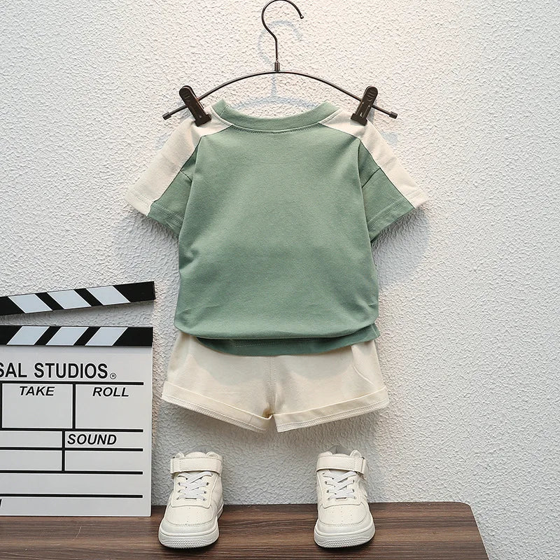 Ensemble 2 Pièces Bébé Garçon Été T-Shirt Imprimé Lettres + Short Cargo Coton – Tenue Fashion Infant