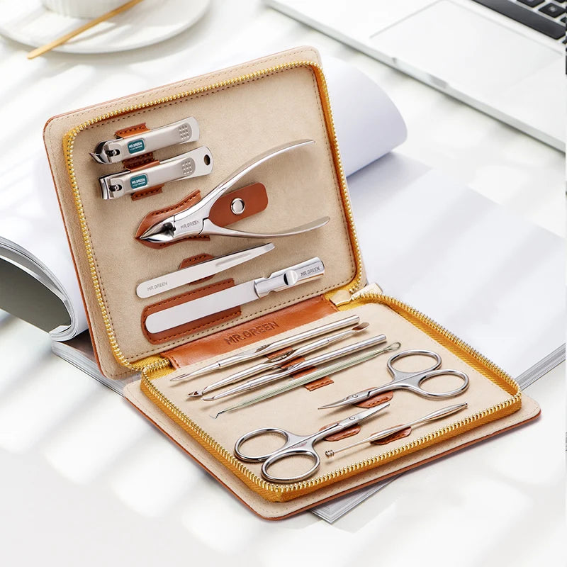 MR.GREEN Kit Manucure & Pédicure 12 en 1 Professionnel – Acier Inoxydable, Coffret Cuir Portable | Cadeau Idéal Femme & Homme