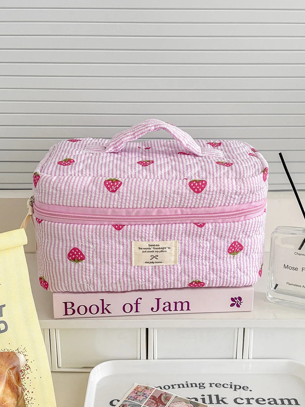 Trousse Cosmétique Fraise Rayée – Pochette Maquillage Portable Voyage | Organisateur Femme Kawaii