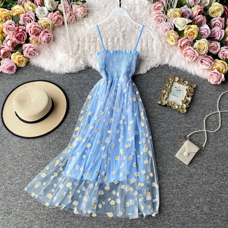 Langes Kleid Spitze Mesh Gänseblümchen-Print - Dünne Träger Gerafftes Sexy Korean Fashion Sommer