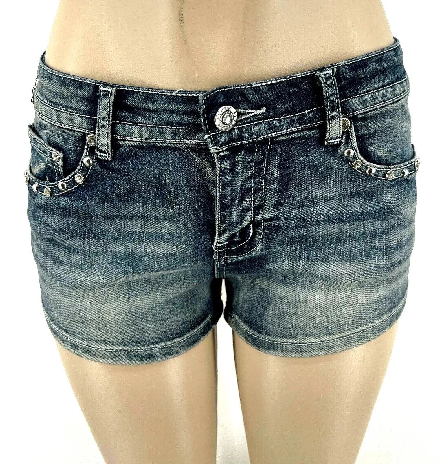 Short Jean Femme Taille Basse Denim Lavé Rivets Broderie Ailes Moto Y2K Gothic Sexy – Style Hot Girl Vintage