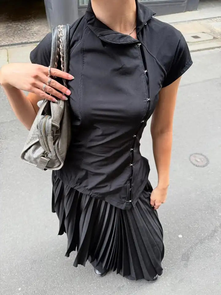 Blouse Femme Noir Vintage Boutons Irréguliers Col Revers Manches Courtes Slim Crop Top – Y2K Streetwear | 2026
