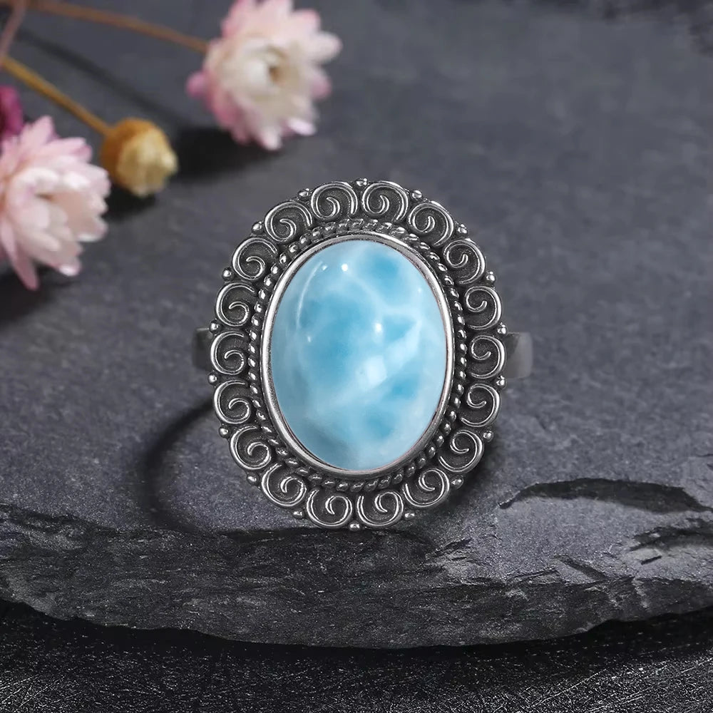 Bague Argent 925 Pierre Larimar Naturelle Vintage – Forme Fleur Ronde Bleu Ciel & Eau de Mer | Bijou Fin Unisexe Pierre Rare des Caraïbes & Cadeau Premium