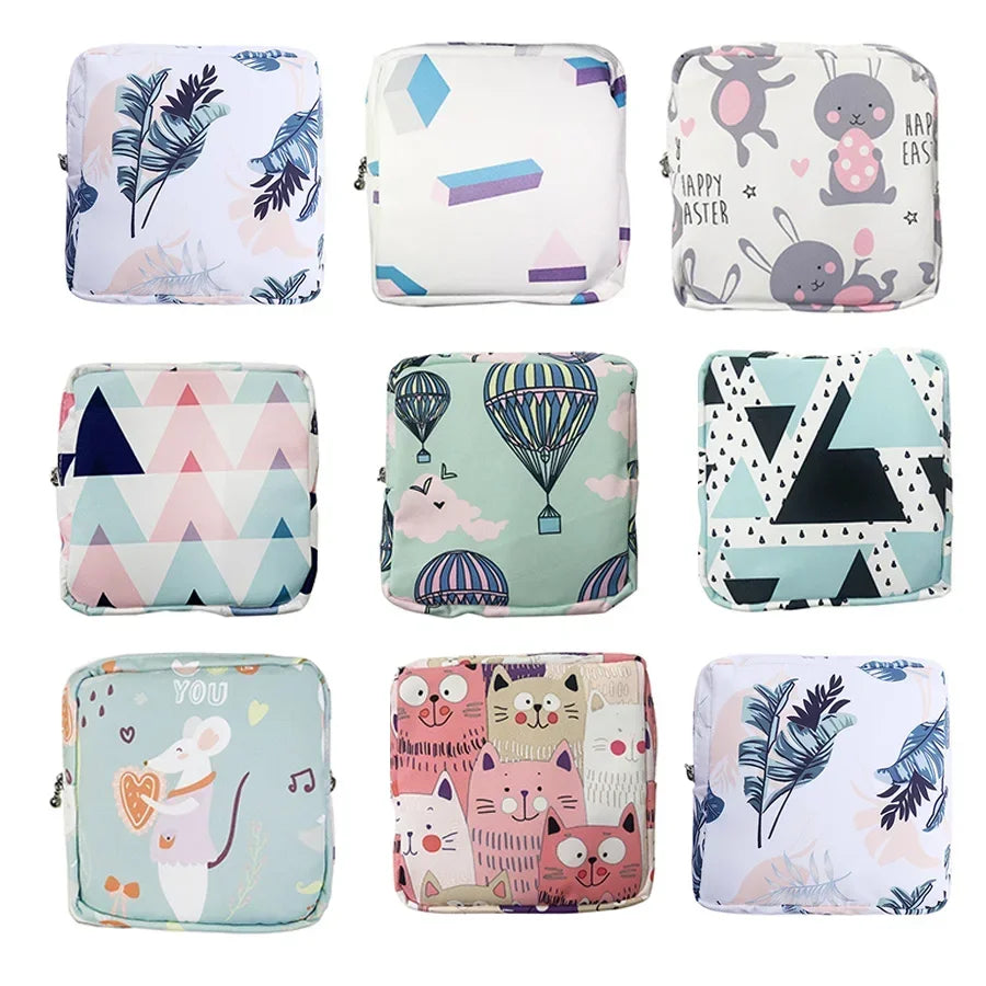 Mini Trousse Cosmétique Zippée Femme – Serviettes Hygiéniques, Rouge à Lèvres & Voyage | Pochette Monnaie & Écouteurs